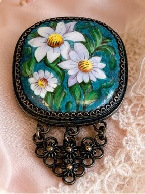 Vintage Art Nouveau Finift Ornate Woman’s Brooch Hand-Painted Enamel Jewelry